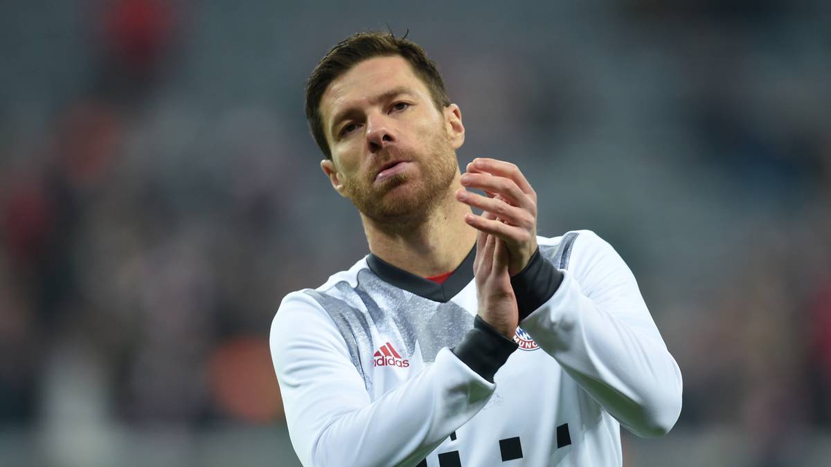 Ein ganz Großer dankt ab. Im März 2017 verkündet Xabi Alonso sein Karriereende im Sommer. Satt ist der 35-jährige aber längst nicht. Sein letztes großes Ziel: das Triple mit den Bayern