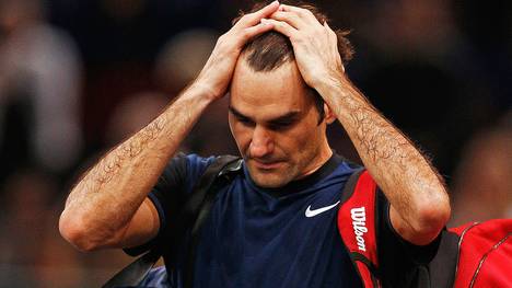 Roger Federer kann seine Pleite in Paris gegen John Isner nicht fassen