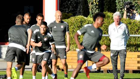 Jupp Heynckes fährt mit den Bayern-Spielern zu einem Kurztrainingslager nach Katar
