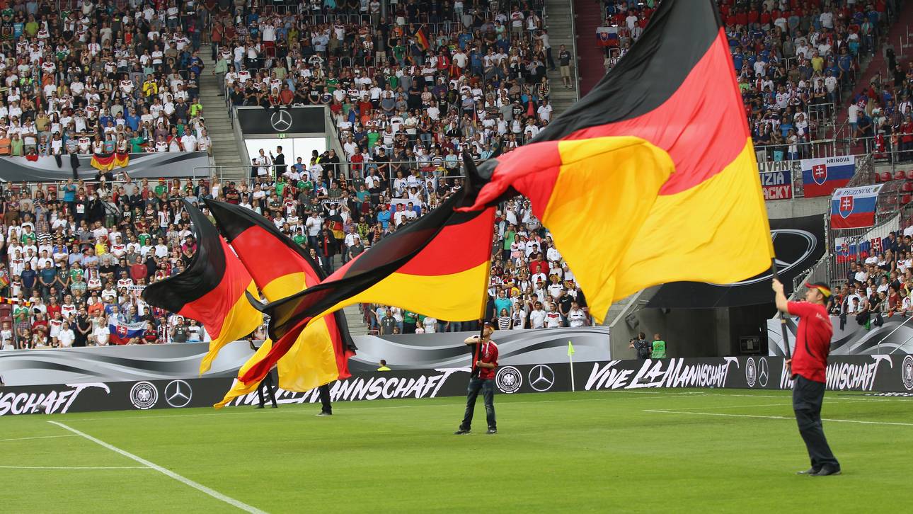 Russland erleichtert Fans Einreise