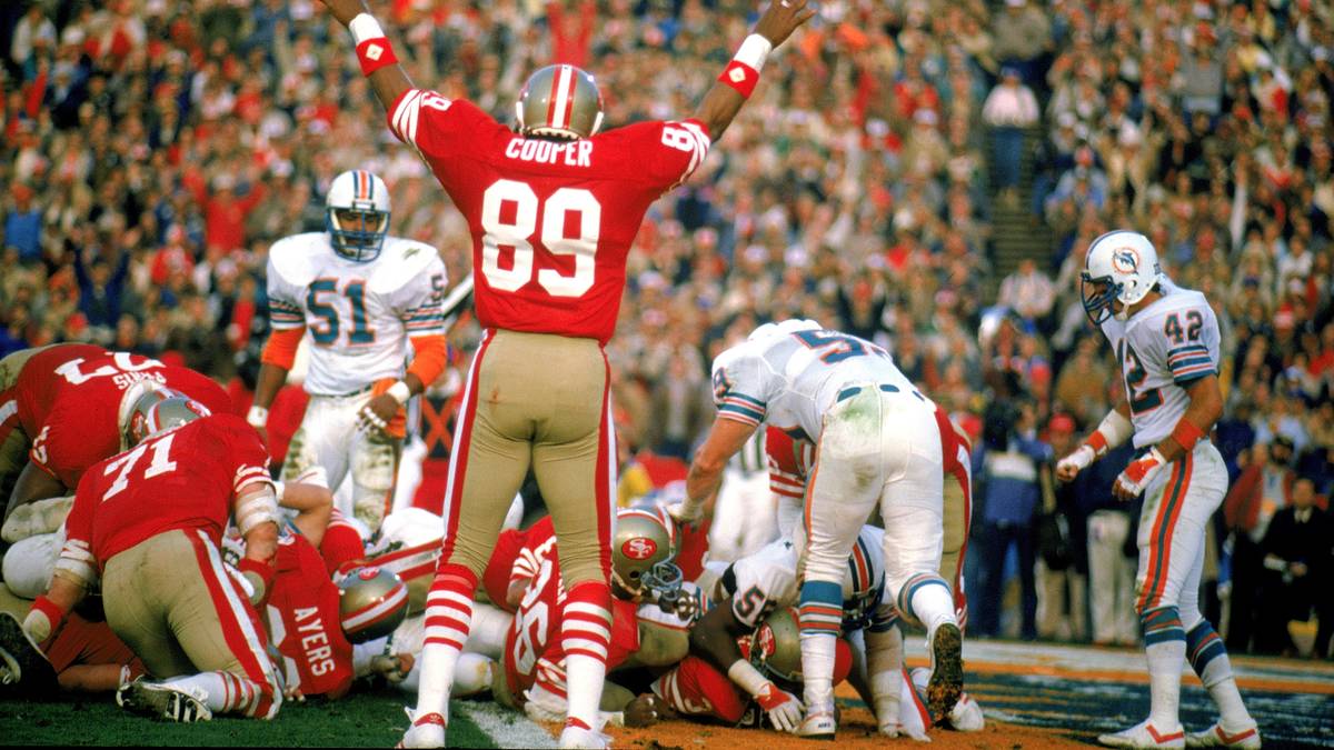 Die 49ers waren nicht umsonst die Mannschaft der 80er-Jahre. Nachdem das Team von Trainer Bill Walsh 1984/85 eine herausragende Saison spielte und am Ende mit einer Bilanz von 15-1 in den Super Bowl einzog, setzten sich die 49ers auch dort ohne große Probleme gegen die Miami Dolphins durch und sicherten sich so den zweiten Super-Bowl-Sieg