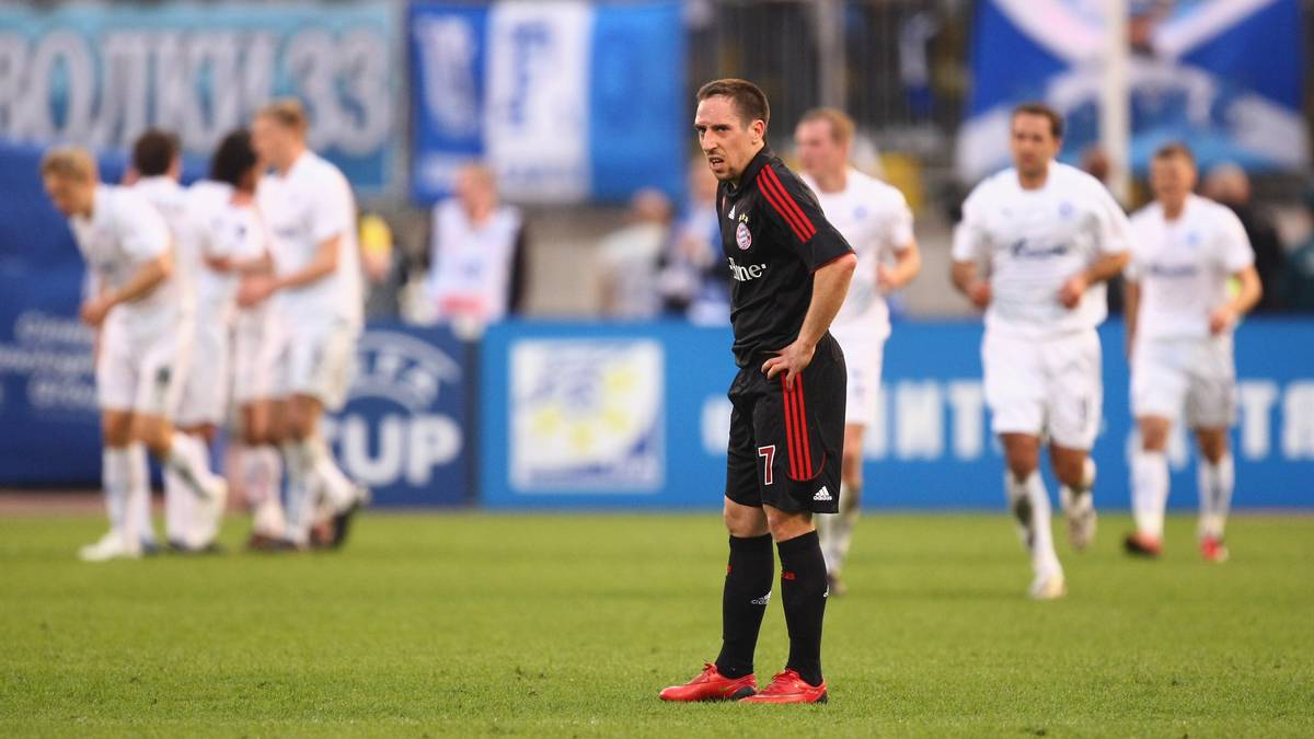Das rächte sich diesmal jedoch. Mit 4:0 ließen die Russen Franck Ribery und Co. keine Chance, marschierten ins Finale und später zum Titel