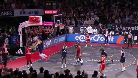 Die Bayern-Basketballer siegen nach einem absolut chaotischen Ende gegen den MBC. Der letzte Wurf der Partie sorgt für ordentlich Gesprächsstoff. Nach dem Spiel legt der MBC Protest ein.