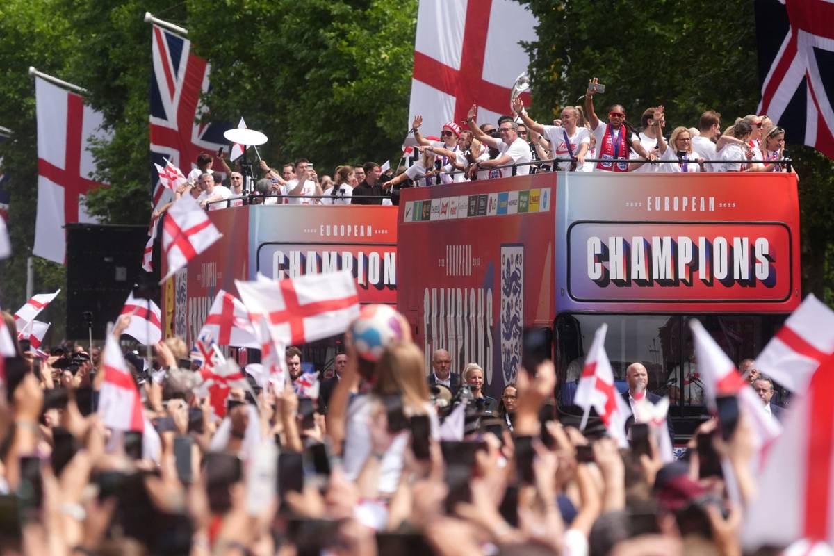 England-Heldinnen mit rauschender Party