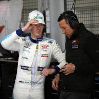 Der Sohn von Ralf Schumacher sieht seine Zukunft im GT Masters und fiebert seinem Start auf der Nordschleife entgegen. Sein Ziel ist es, Geld zu verdienen.