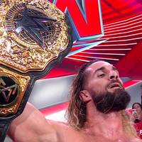 Bei WWE Monday Night RAW legt World Champion Seth Rollins seine erste erfolgreiche Titelverteidigung hin. Das Ende lässt aufhorchen.