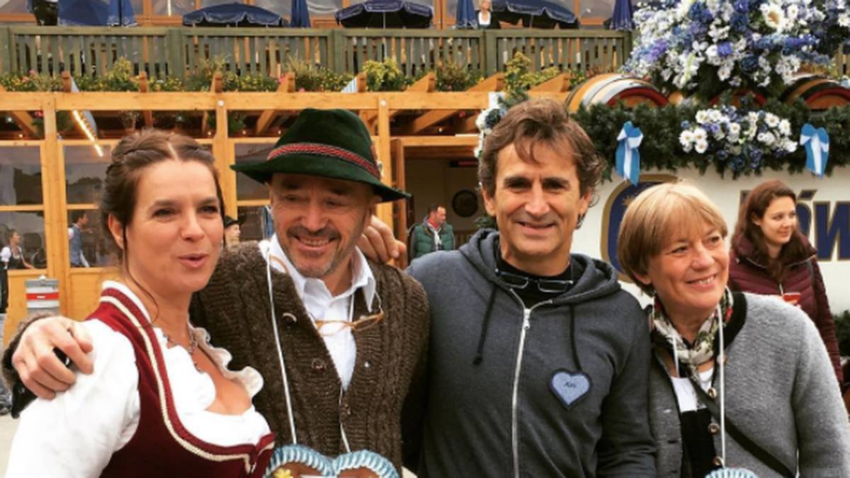 Sie war mit den ehemaligen deutschen Ski-Stars Rosi Mittermaier und Christian Neureuther sowie mit Ex-Formel-1-Fahrer Alessandro Zanardi unterwegs
