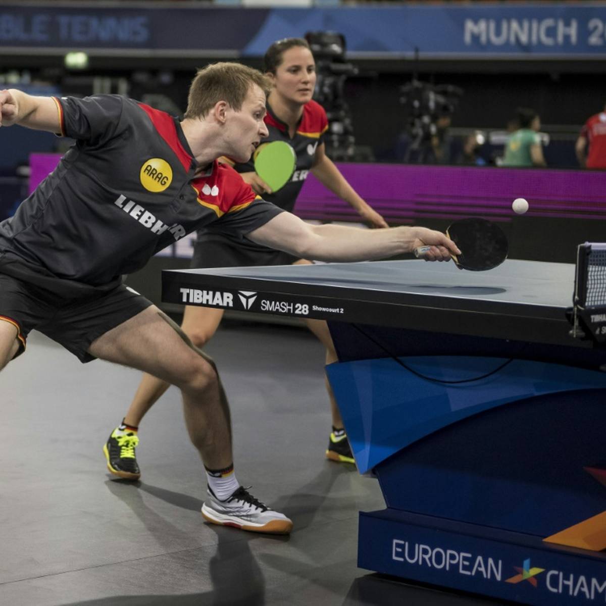 Die deutschen Tischtennis-Asse müssen bei der Heim-EM in München nach dem Auftaktwochenende gleich die erste Enttäuschung verkraften.
