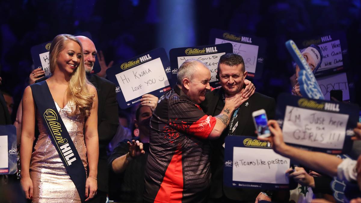 PLATZ 2 - Phil Taylor (England): Der Rekordweltmeister erwischte einen holprigen Start in die WM. "The Power" war bei seiner letzten WM die Nervosität vor allem zum Auftakt deutlich anzumerken. Doch Taylor steigerte sich von Spiel zu Spiel