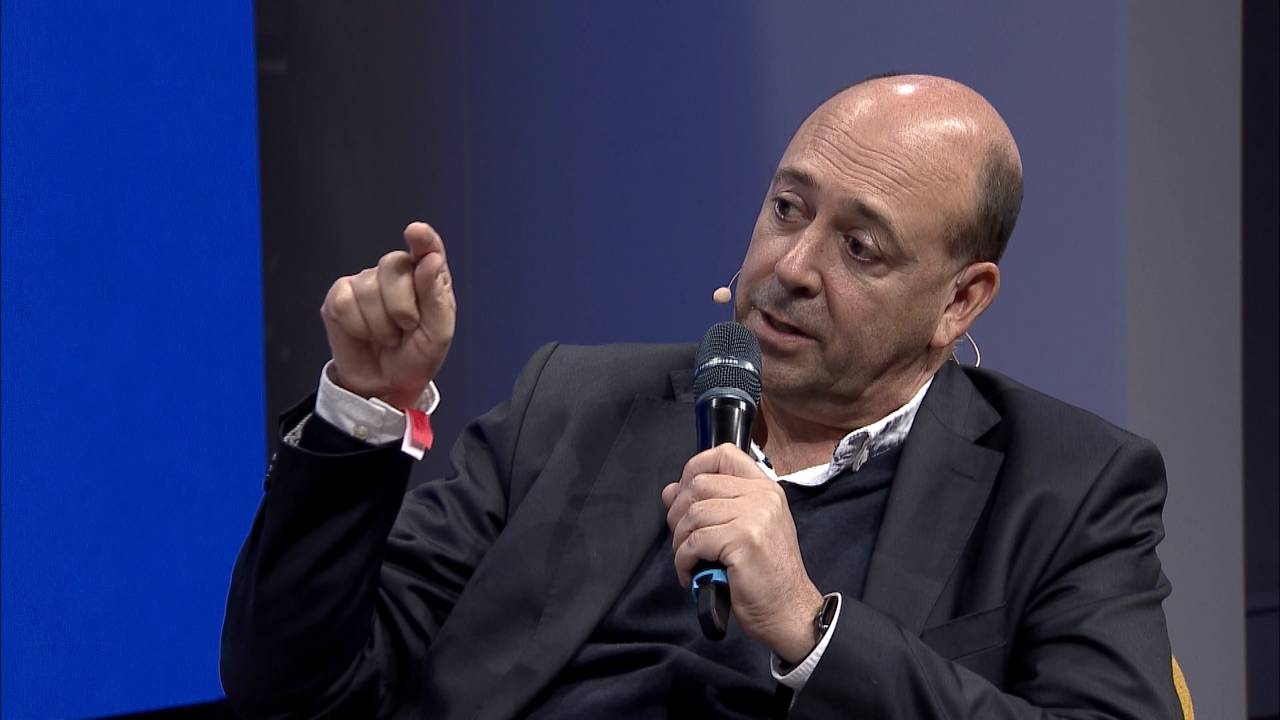 SPOBIS 2022: Bayer Leverkusens Fernando Carro über Finanzen beim FC Barcelona