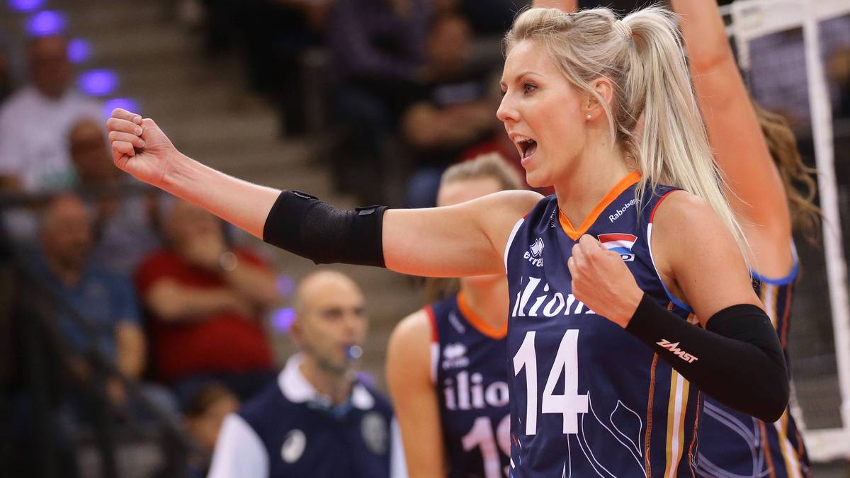 PLATZ 2 – NIEDERLANDE: Nach zwei Teilnahmen an EM-Endspielen extrem selbstbewusst und scharf auf den Titel. Oranje wird sich nicht nur im Viertelfinale, sondern auch im Halbfinale durchsetzen