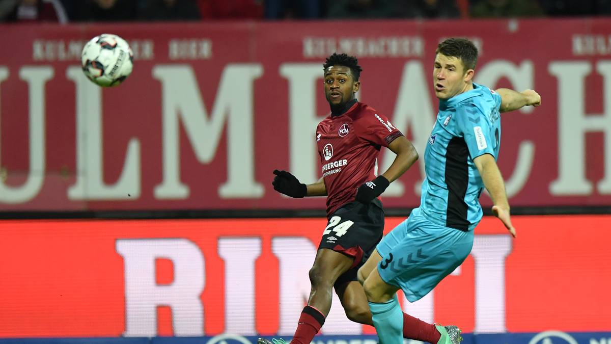 PLATZ 17 - 1. FC NÜRNBERG: Auch der andere Aufsteiger tätigte erst im vergangenen Sommer seinen Rekordtransfer. Virgil Misidjan (l.) kam für 3 Millionen Euro von Ludogorets Razgrad zu den Franken