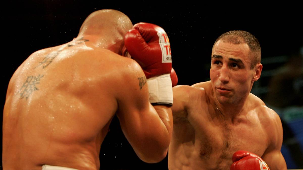 Ursprünglich fängt Abraham als Sparringspartner von Sven Ottke im Sauerland-Stall an. Coach Ulli Wegner ist damals so von ihm begeistert, dass er ihn selbst trainiert