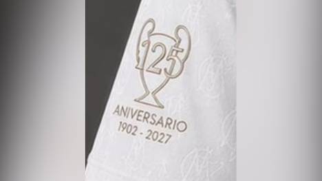 Die Plattform "footyheadline.com" hat die ersten Entwürfe zum Sondertrikot von Real Madrid anlässlich des 125-jährigen Vereinsjubiläums geleaked.
