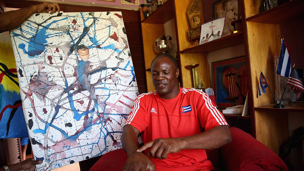 Seine Erfolge brachten ihm offenbar ein solches Ansehen, dass die kubanischen Behörden seine Festnahme wegen Vergewaltigung eines Minderjährigen 2018 nicht bekannt gaben. Ob und zu wie vielen Jahren Savon verurteilt wurde, ist nicht bekannt