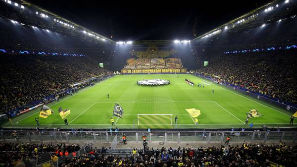 DORTMUND, GERMANY - NOVEMBER 05: A general view of the inside of the stadium as fans of Borussia Dortmund display a tifo prior to the UEFA Champions League group F match between Borussia Dortmund and Inter at Signal Iduna Park on November 05, 2019 in Dortmund, Germany. (Photo by Alex Grimm/Getty Images)