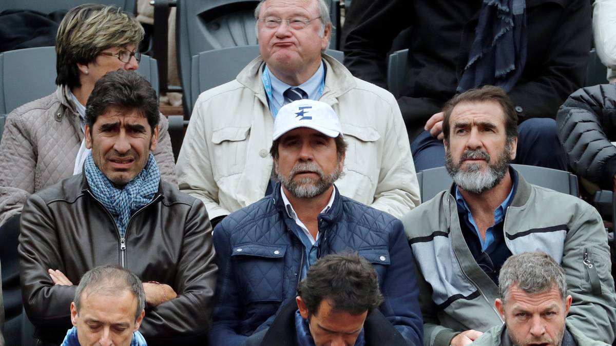 Auch wenn die Gebrüder Cantona - Eric, Joel und Jean-Marie (v.r.n.l.) - kritisch blicken: Das Wetter am 13. Tag, dem Halbfinal-Tag, hält