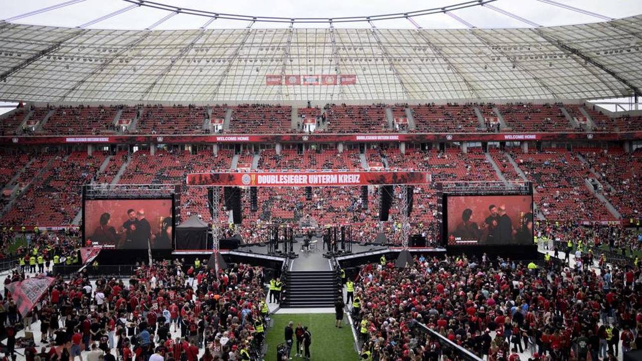 Bayer-Fans feiern ihre Helden