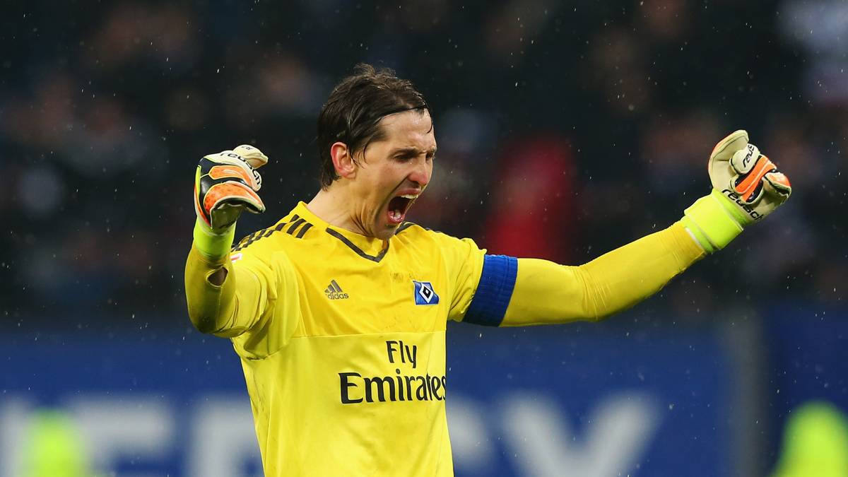 Wie schnell sich Gefühlslagen ändern können: Nach gut 40 Minuten gleichen die Hanseaten plötzlich aus. Nachdem Cleber an die Latte köpft, klärt Dahoud direkt vor die Füße von Jung. Dessen Direktabnahme aus etwa zehn Metern wird vom Gladbacher Hinteregger in die linke Ecke abgefälscht. Ein Eigentor beschert den Gastgebern den Ausgleich