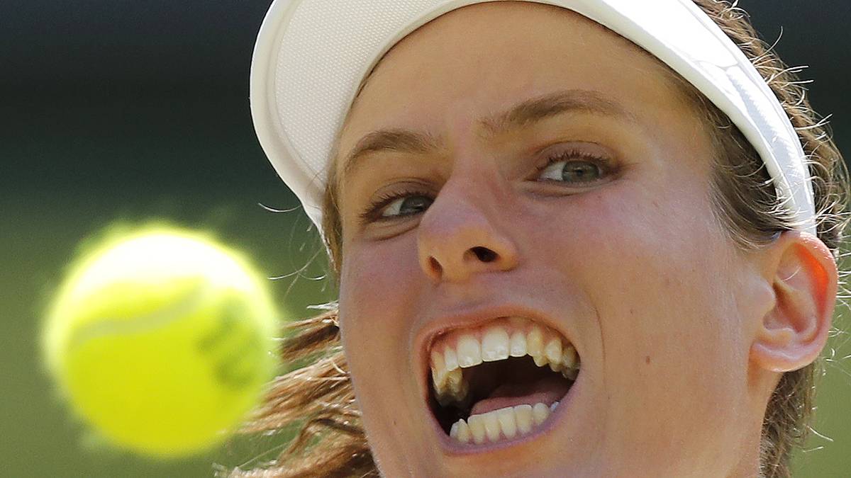 Gegen Donna Vekic muss die Engländerin - wie man sieht - Schwerstarbeit verrichten. Erst nach über drei Stunden gewinnt sie mit 7:6 (7:4), 4:6, 10:8