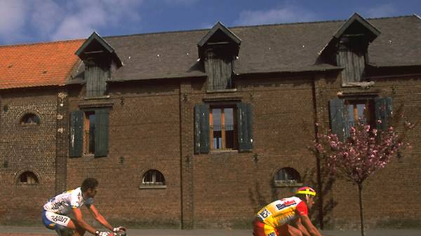 Es könnte durchaus beschaulich sein im französischen Frühling - nur dann wäre es nicht Paris-Roubaix