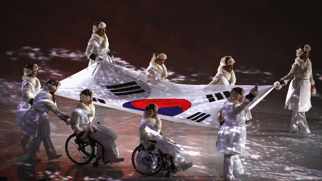 Paralympics ohne Symbolik eröffnet