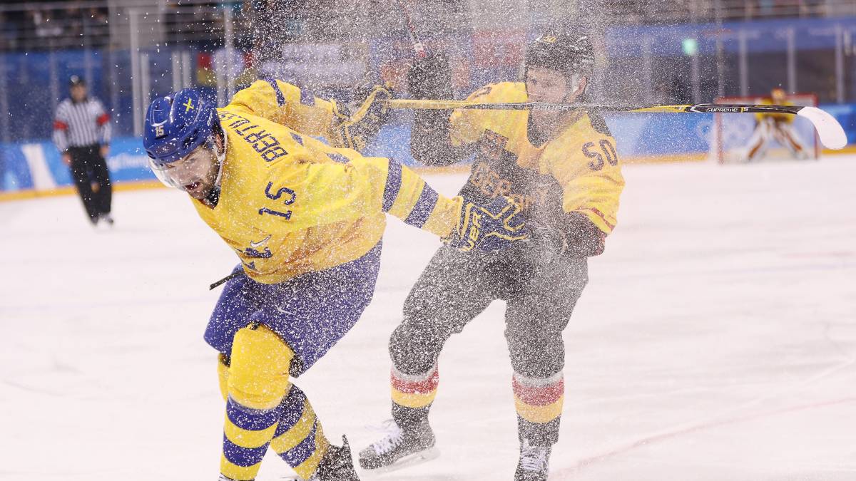 16. FEBRUAR, 2. Gruppenspiel gegen SCHWEDEN (0:1-Niederlage): Auch das zweite Gruppenspiel setzt Deutschland in den Sand. Gegen den aktuellen Weltmeister Schweden präsentiert sich das DEB-Team zwar deutlich besser, hat aber viel Schusspech. So treffen die Deutschen zweimal nur die Querlatte und zweimal den Pfosten