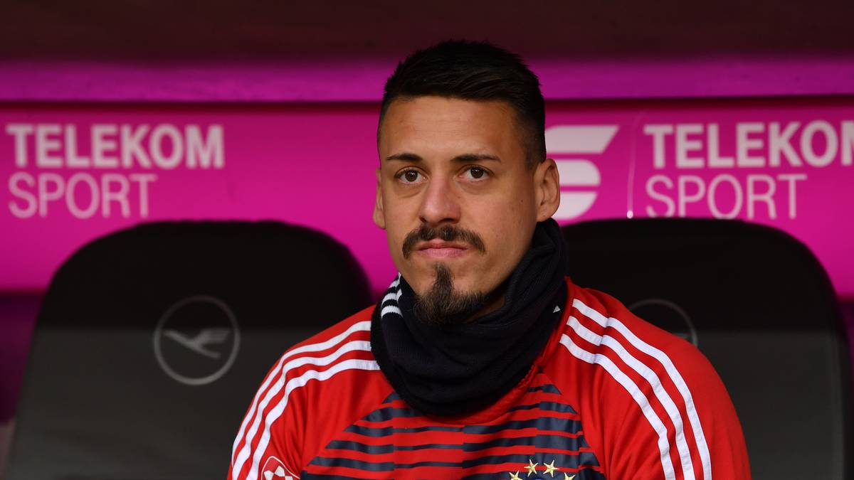 Bayern-Neuzugang Sandro Wagner muss gegen Werder Bremen wieder nur mit der Bank vorlieb nehmen, auch wenn Jupp Heynckes fünf Stürmer aufgeboten hat...