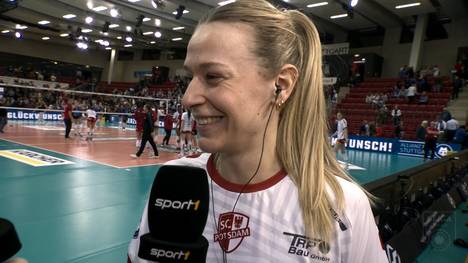 Antonia Stautz und der SC Potsdam schlagen den Allianz MTV Stuttgart im Spitzenspiel klar. Das Erfolgsgeheimnis möchte die Außenangreiferin nicht direkt preisgeben.