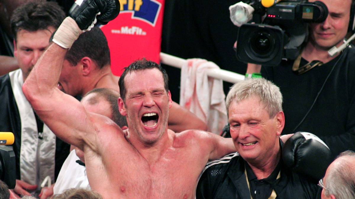 HENRY MASKE: Er war DER deutsche Vorzeigeboxer der 1990er Jahre und löste einen Boxboom quer durch die Republik aus. Natürlich war auch er in Frankfurt zu Gast. 1995 verteidigte der "Gentleman" seinen Halbschwergewichts-Titel gegen Egerton Marcus in der Festhalle 