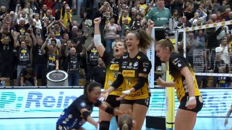 Der VfB Suhl LOTTO Thüringen siegt gegen USC Münster klar mit 3:0. Im letzten Satz kommt es aber zu einer irren Wendung.