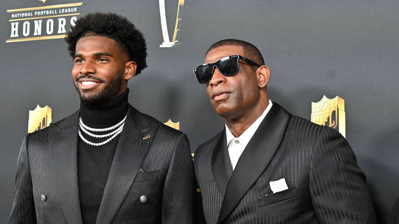 Shedeur Sanders (l.) wurde bisher nur von seinem Vater Deion trainiert