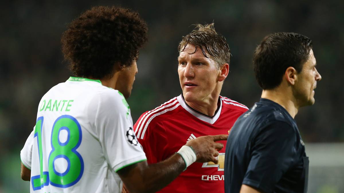 Generell deutet nichts auf eine Bundesliga-Rückkehr Schweinsteigers hin: Entweder fehlt den Klubs das Geld oder er passt nicht ins Konzept (Dortmund, Leipzig) - oder es passt hinten und vorne nicht. Schweinsteiger im Wolfsburg-Trikot zum Beispiel? Na ja