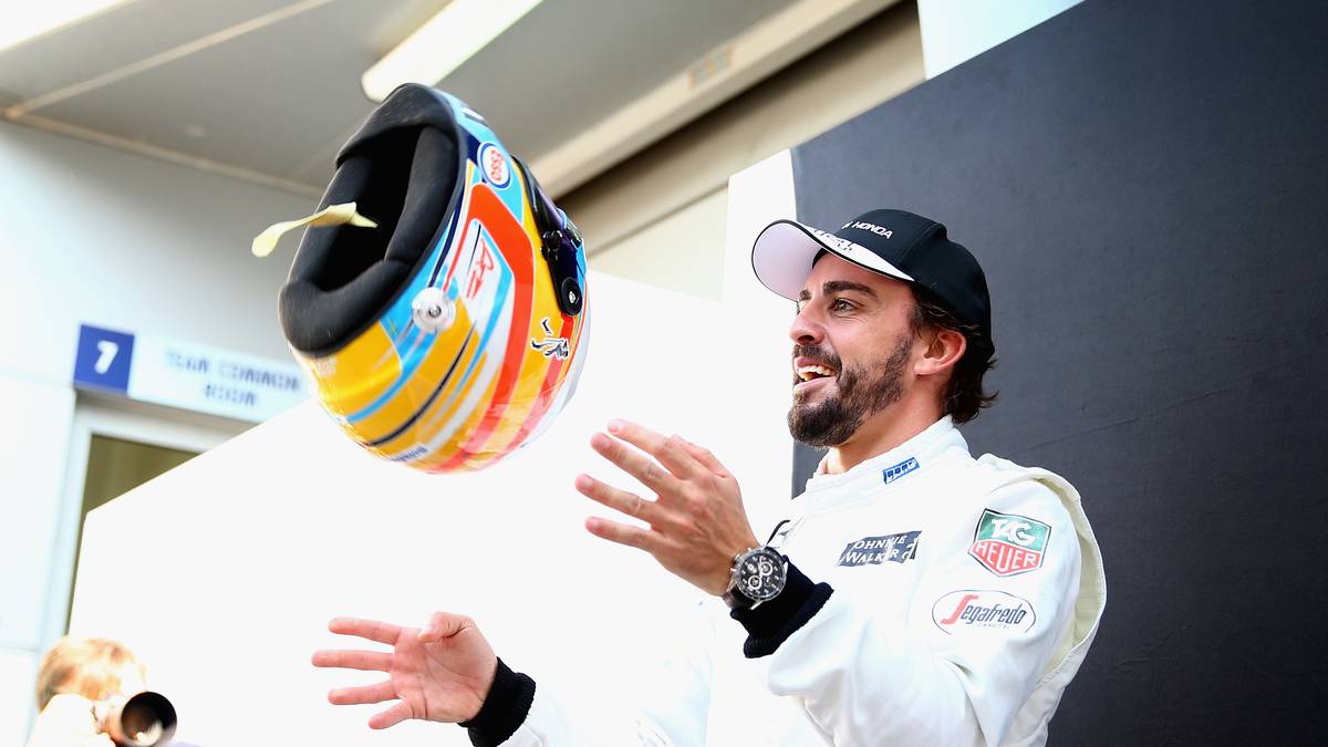 FERNANDO ALONSO: McLaren, Jahresgehalt 18,7 Millionen Euro, Vertrag bis Ende 2017. Denn auch Fernando Alonso streicht stolze 18,7 Millionen jährlich ein. Dabei belegte der Spanier in der Gesamtwertung 2016 gerademal Rang zehn