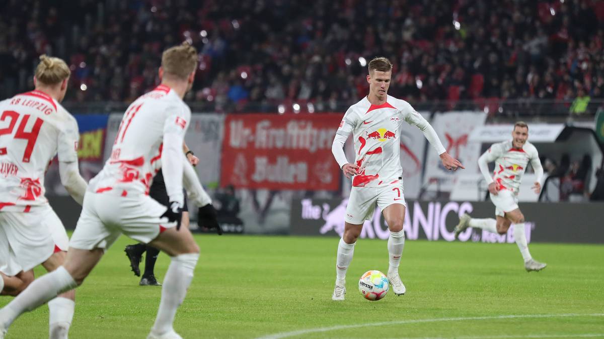 Gerade ist Dani Olmo in bestechender Form, gerade bläst RB Leipzig zur Attacke auf den FC Bayern - da ereilen schlechte Nachrichten die Sachsen.