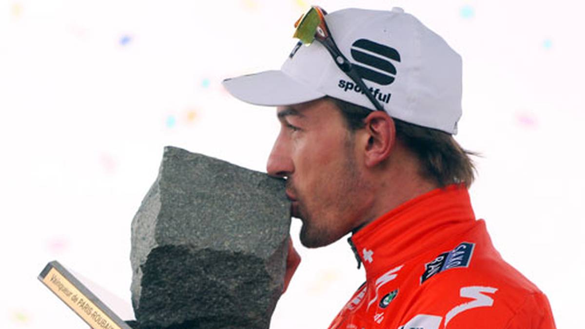 Fabio Cancellara hat schon zwei Siege beim traditionsreichen Radrennen auf dem Konto. Zuletzt gewinnt der Schweizer Paris-Roubaix im Jahr 2010. Nach seinem Triumph bei der "Ronde" am Ostersonntag könnte der 32-Jährige zum zweiten Mal nach 2010 das begehrte Double erringen