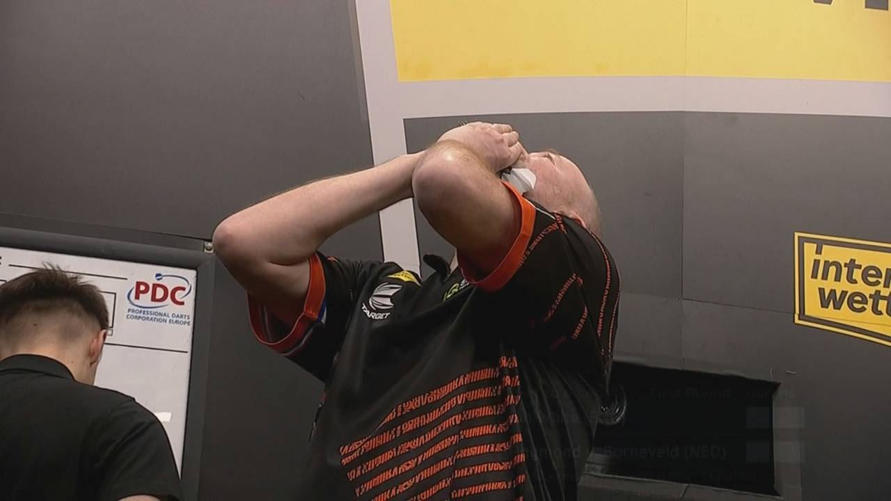 German Darts Grand Prix: Raymond van Barneveld besiegt Ian White mit 6:5