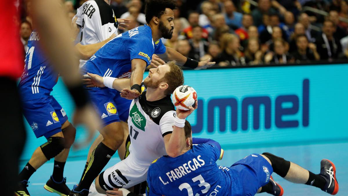 STEFFEN WEINHOLD: Stand erneut in der Startformation und holte mit der ersten Angriffsaktion eine Zeitstrafe heraus. Bis auf ein Offensivfoul und eine Zeitstrafe im weiteren Verlauf unauffällig. Musste früh für Fabian Wiede weichen und blieb ohne Tor