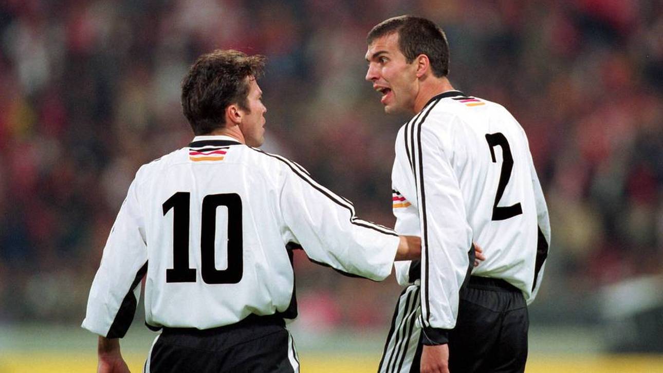 Lothar Matthäus (li.) im Streit mit Markus Babbel im Jahr 1999