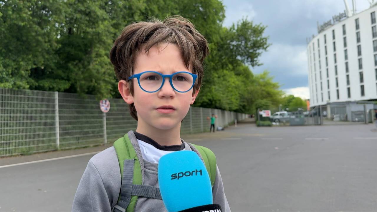 Herrlich ehrlich: Dieser junge Fan von Florian Wirtz ist großes Kino