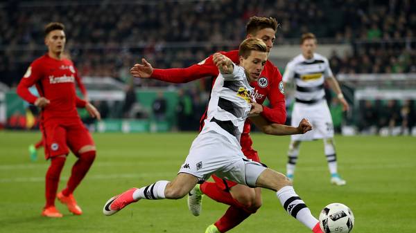 Borussia Moenchengladbach v Eintracht Frankfurt - DFB Cup Semi Final