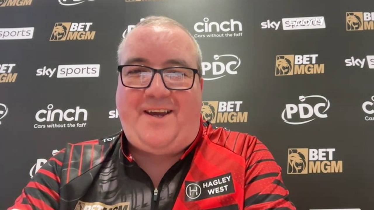 Darts-Star wird auf Bühne emotional