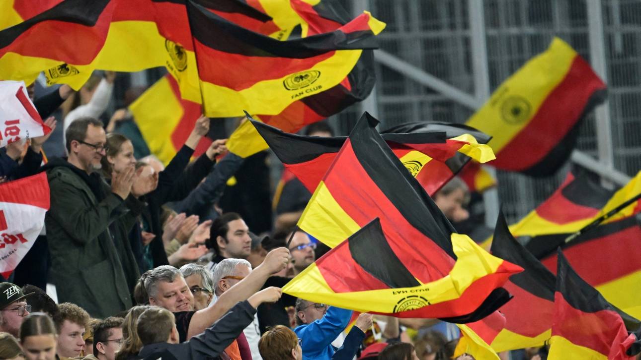 DFB verlängert mit Nachwuchstrainerinnen