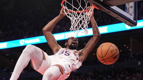 Kevin Durant on the court