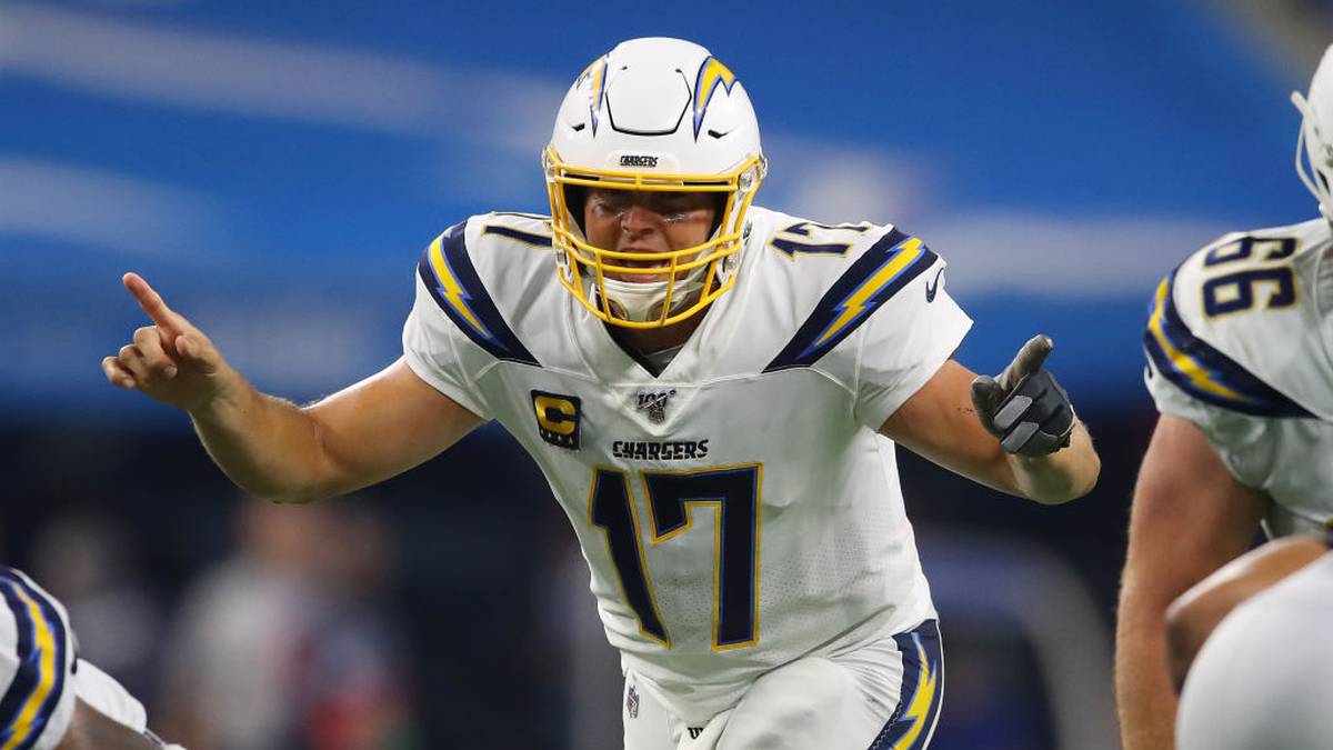 RANG 9 - PHILIP RIVERS (Quarterback, Los Angeles Chargers): Sieben Jahre in Folge warf er Pässe für über 4.000 Yards pro Saison. Sechs Mal gelangen ihm 30 oder mehr Touchdowns. Letzte Saison kam er allerdings nur auf 23 Touchdowns. Wegen der nachlassenden Leistungen trennten sich die Chargers von Rivers. Wo wird er sein letztes Kapitel schreiben? 