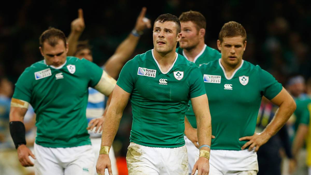 Die Iren zeigen sich geschockt und können sich von dem frühen Rückstand nicht mehr erholen. Mit hängenden Köpfen schleichen die favorisierten Iren nach der 20:43-Niederlage vom Platz