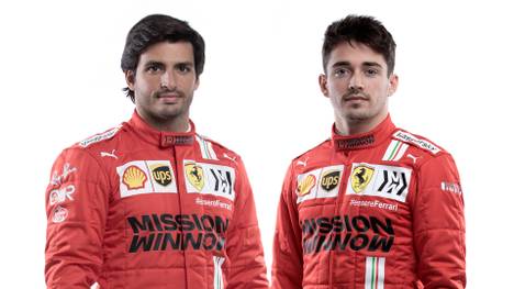 Carlos Sainz (l.) und Charles Leclerc sind das neue Fahrer-Duo bei Ferrari