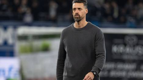 Sandro Wagner ist nicht mehr Trainer des FC Augsburg. Der Bundeligist hat sich am Montag von seinem Coach getrennt. 