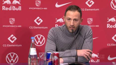 Domenico Tedesco feiert zum Jahresauftakt mit RB Leipzig einen 4:1-Erfolg über Mainz 05. Nach dem Spiel macht er mit einem sonderbaren Lob für Kevin Kampl auf sich aufmerksam.