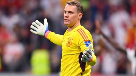 Die sportliche Zukunft der langjährigen Nummer eins im DFB-Tor steht nach seinem Skiunfall in den Sternen. In den Augen einer Liverpool-Legende sind jetzt ter Stegen und Trapp an der Reihe.
